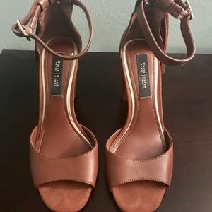 WHBM open toe sand Le's